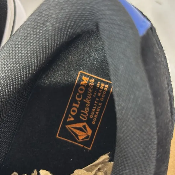 Volcom Black and White blue true work comp toe metal free slip resistant Shoes