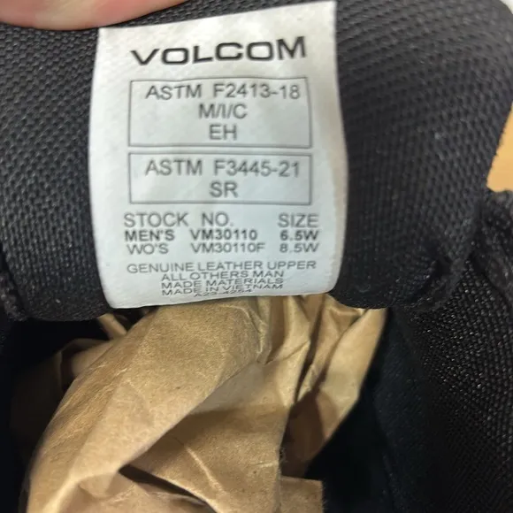 Volcom Black and White blue true work comp toe metal free slip resistant Shoes