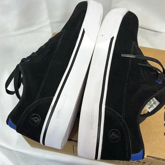 Volcom Black and White blue true work comp toe metal free slip resistant Shoes
