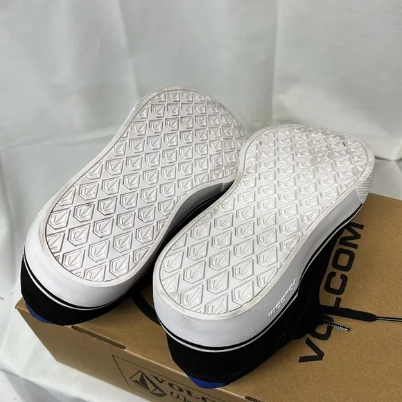 Volcom Black and White blue true work comp toe metal free slip resistant Shoes