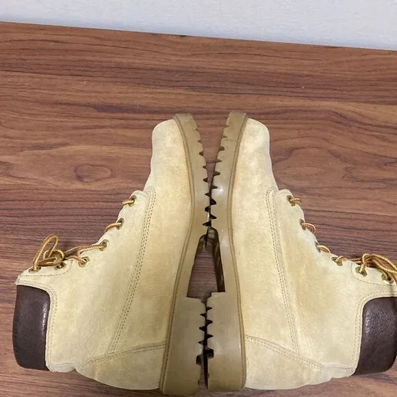Wolverine Woman’s Beige Suede Leather Hiker Boots. Size 6.5 W.
