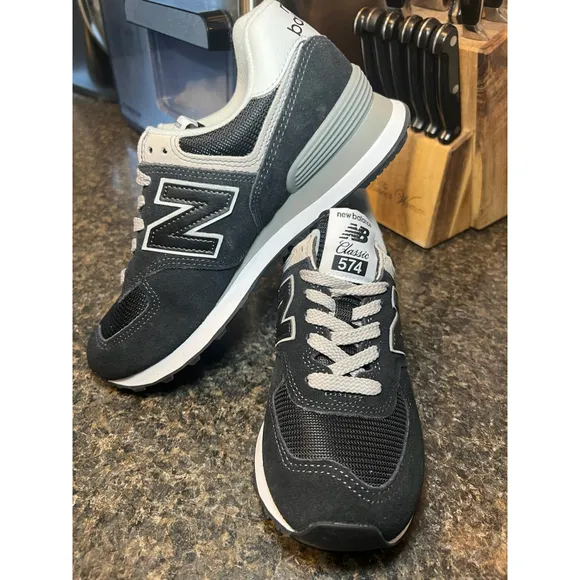 Woman's Sneakers &amp; Athletic Shoes New Balance Classics 574 Core