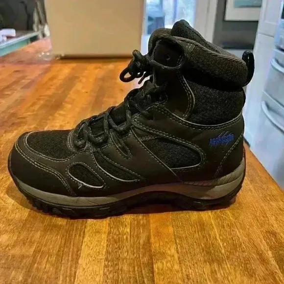 Women's Aggressor Steel Toe Safety Boots in Blue and Black Size 5