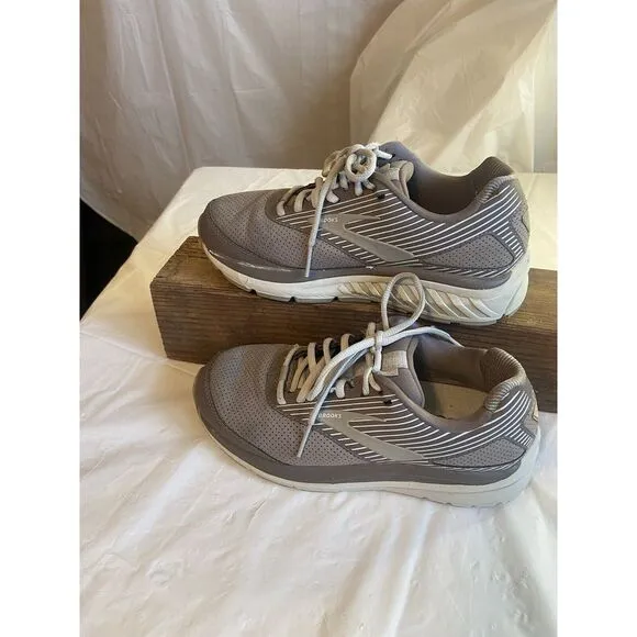 Women's Brooks Addiction Walker DNA Suede Walking Shoes-Size 7-Great‎ Condition